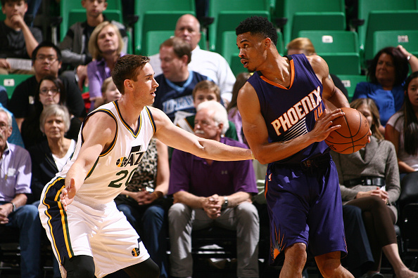 并不愿意回 并不愿意回