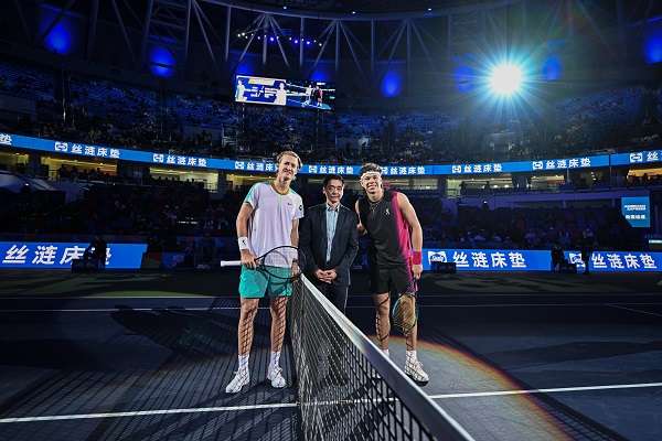 育的趋势愈 育的趋势愈