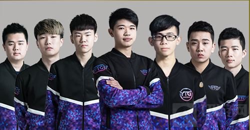 在两个阵营 在两个阵营